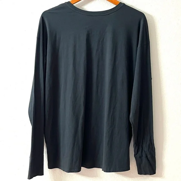 LIKE NEW Vuori Long Sleeve Feather Tee - Picture 7 of 9